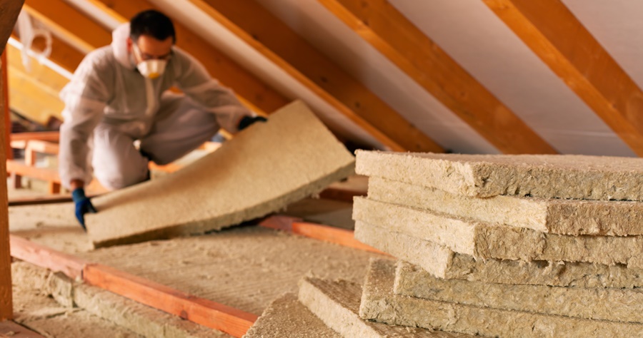 Каменная вата vs Стекловата: Полный гид по выбору утеплителя в 2025 году